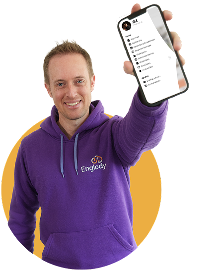 Persona mostrando móvil